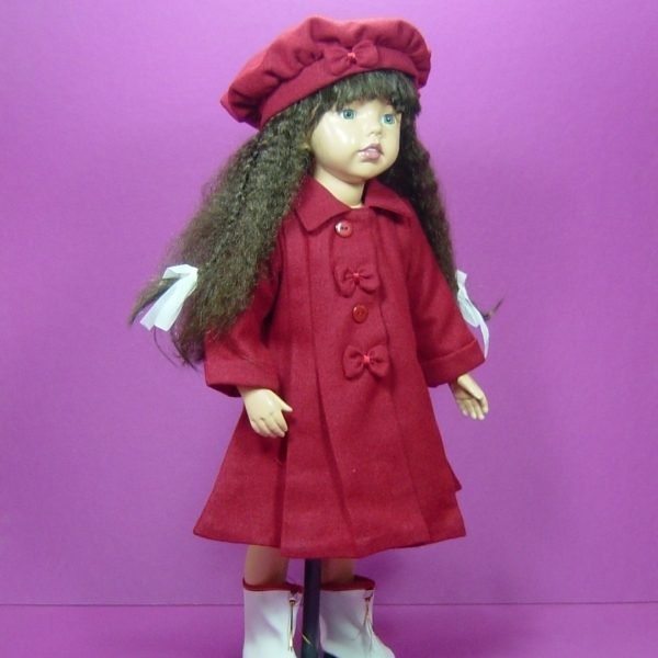 Manteau rouge avec son chapeau