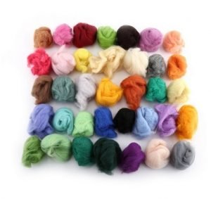 Laine à feutrer et ses accessoires