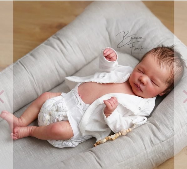 Realborn  Felicity Sleeping sans corps
